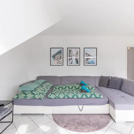 - Moderne Und Geraeumige 2 Zimmerwohnung Mit Sued-balkon In Gladbeck-brauck Naehe Movie Park Und Arena Aufschalke Appartement