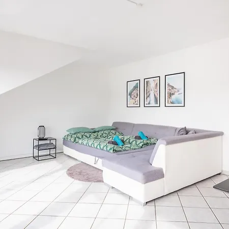- Moderne Und Geraeumige 2 Zimmerwohnung Mit Sued-balkon In Gladbeck-brauck Naehe Movie Park Und Arena Aufschalke * グラートベック
