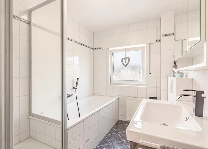 - Moderne Und Geraeumige 2 Zimmerwohnung Mit Sued-balkon In Gladbeck-brauck Naehe Movie Park Und Arena Aufschalke Διαμέρισμα *